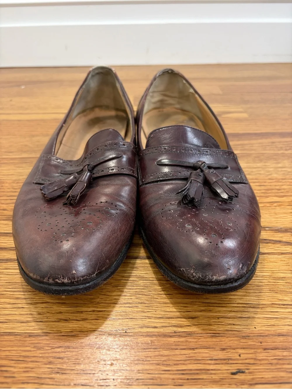 Salvatore Ferragamo Brogue Burgundy Brown Leather Tassle Loafer Shoes Vintage